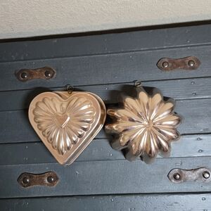 Molds Lot Of 2 Small Copper Color Heart And Classic Daisy